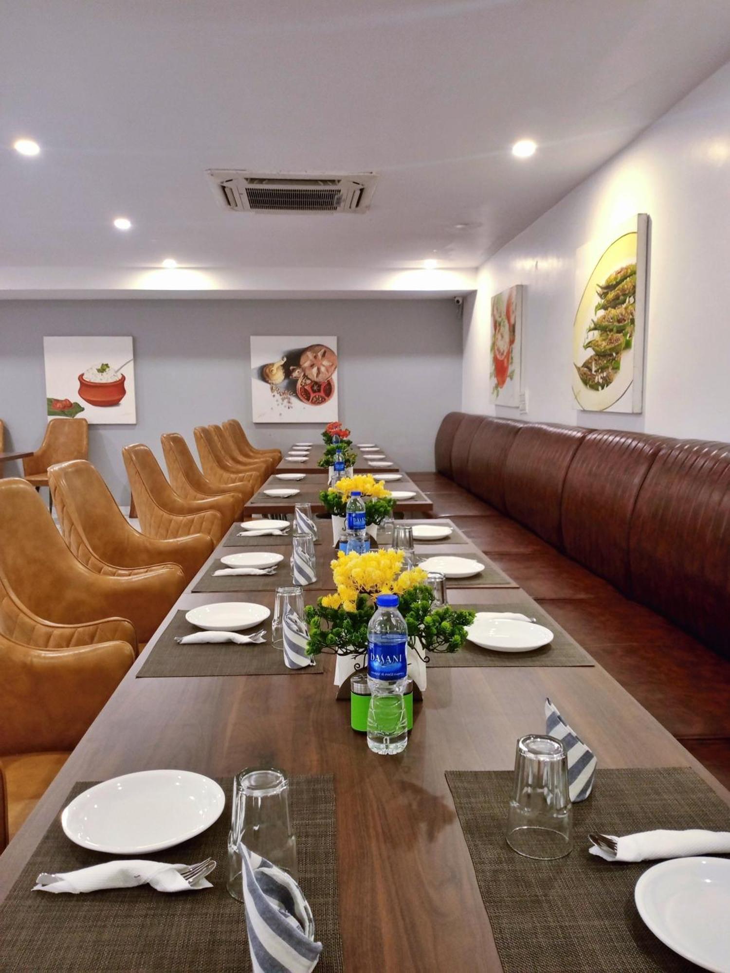 Aamantran Residency Hotel, Sohna Road, Sector 49, Gurugram Gurgaon Buitenkant foto