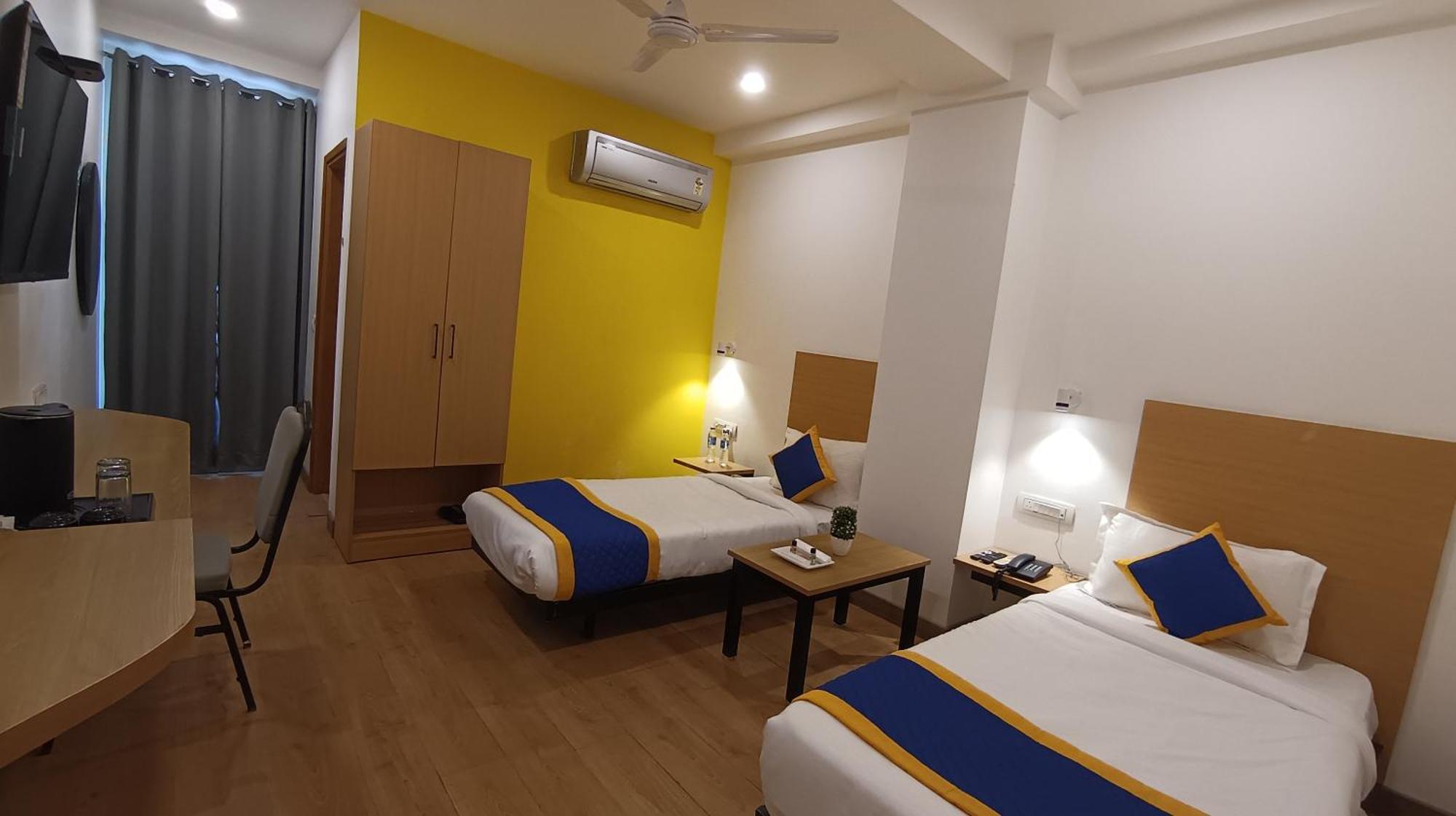 Aamantran Residency Hotel, Sohna Road, Sector 49, Gurugram Gurgaon Buitenkant foto