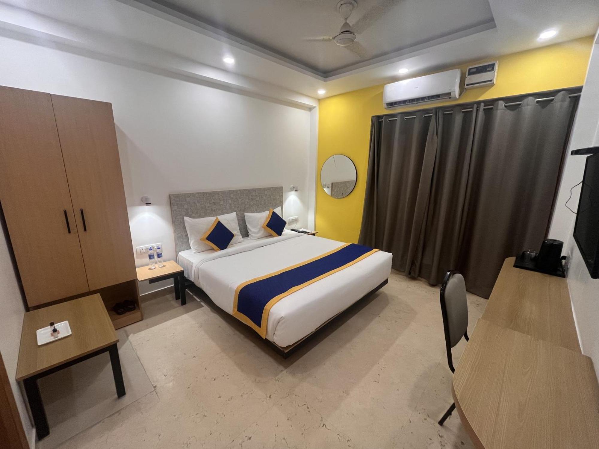 Aamantran Residency Hotel, Sohna Road, Sector 49, Gurugram Gurgaon Buitenkant foto