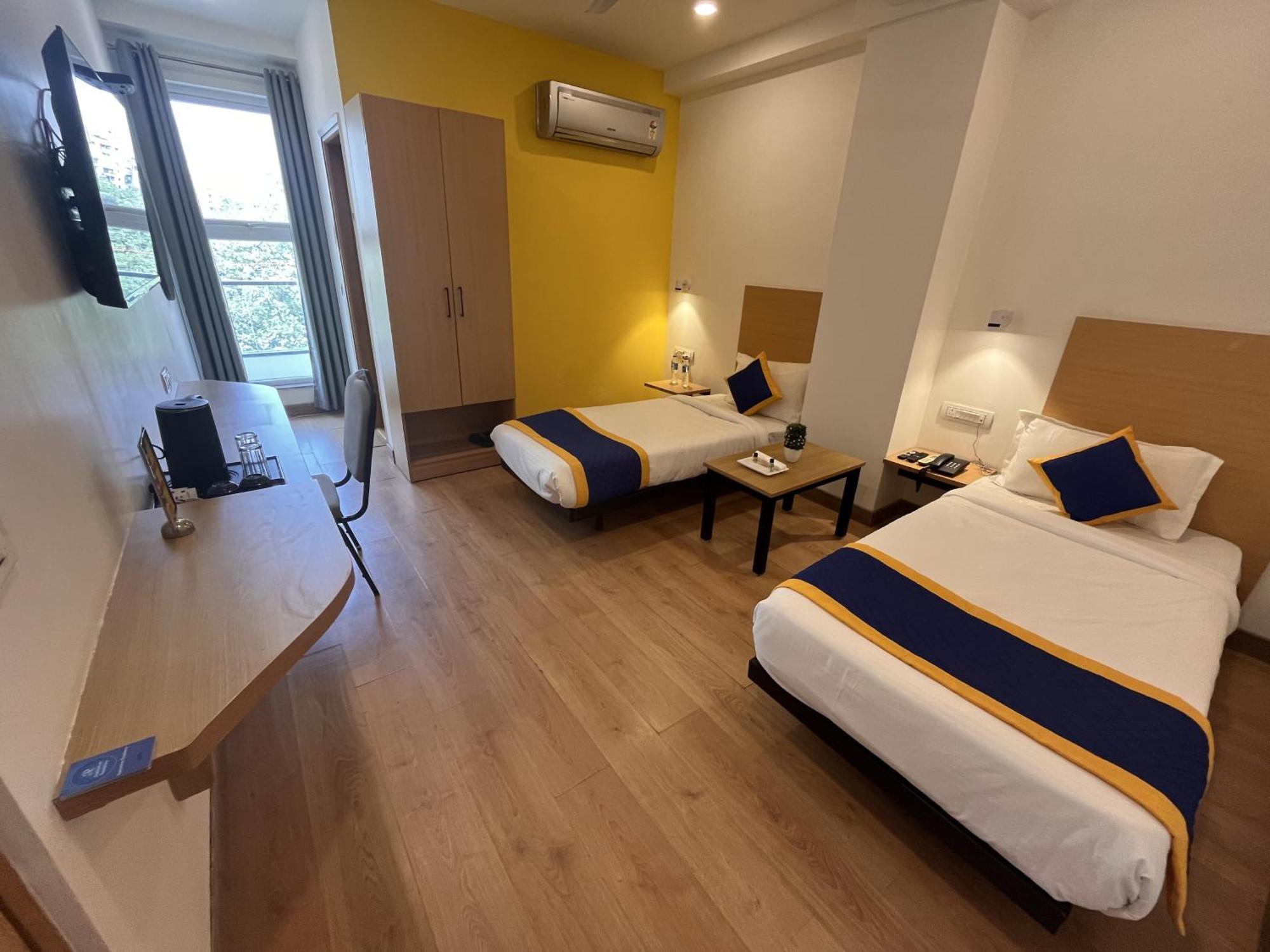 Aamantran Residency Hotel, Sohna Road, Sector 49, Gurugram Gurgaon Buitenkant foto