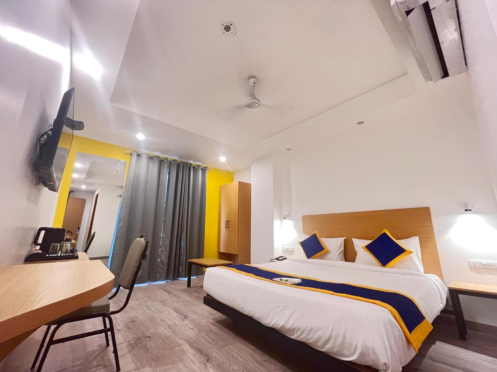 Aamantran Residency Hotel, Sohna Road, Sector 49, Gurugram Gurgaon Buitenkant foto