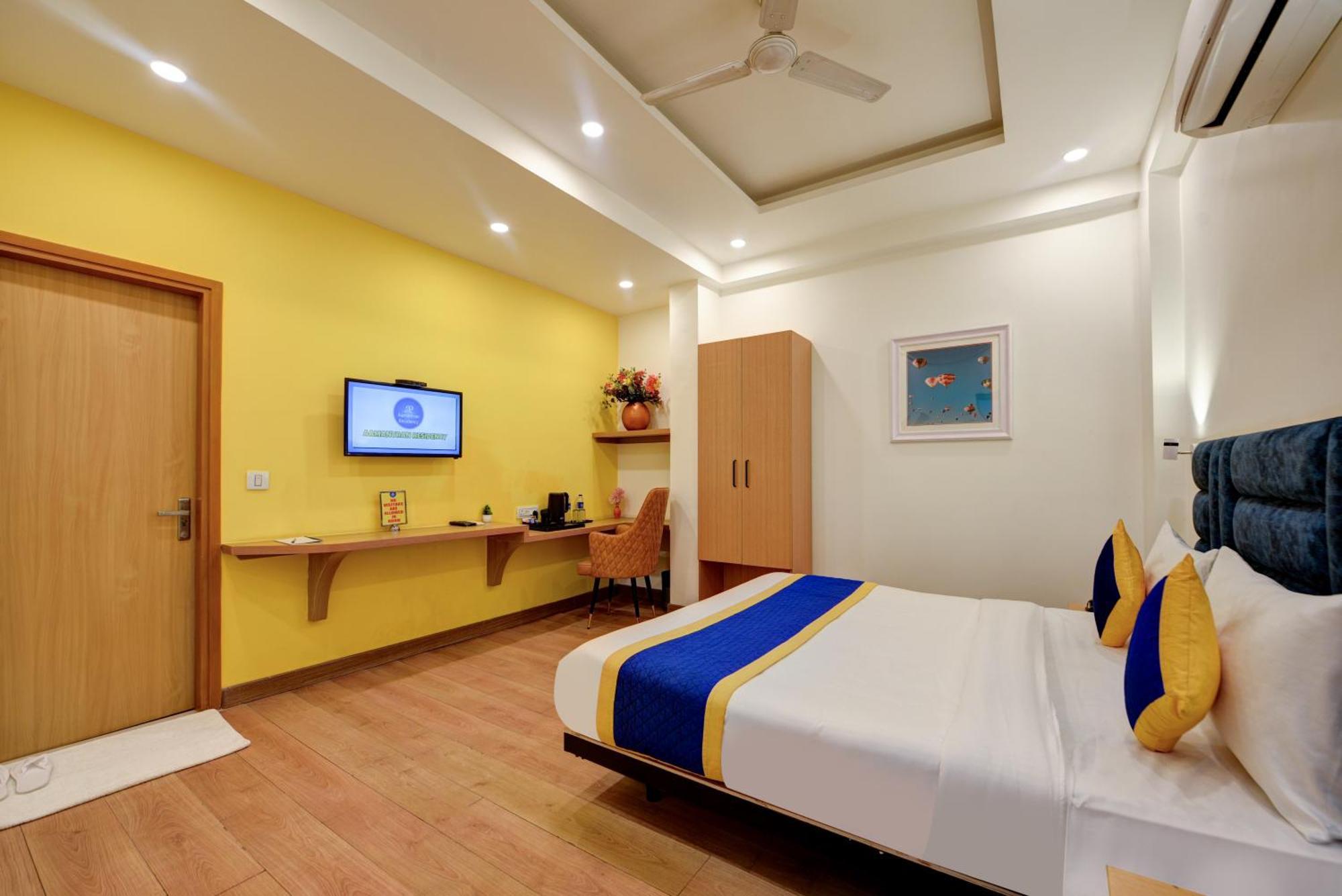 Aamantran Residency Hotel, Sohna Road, Sector 49, Gurugram Gurgaon Buitenkant foto