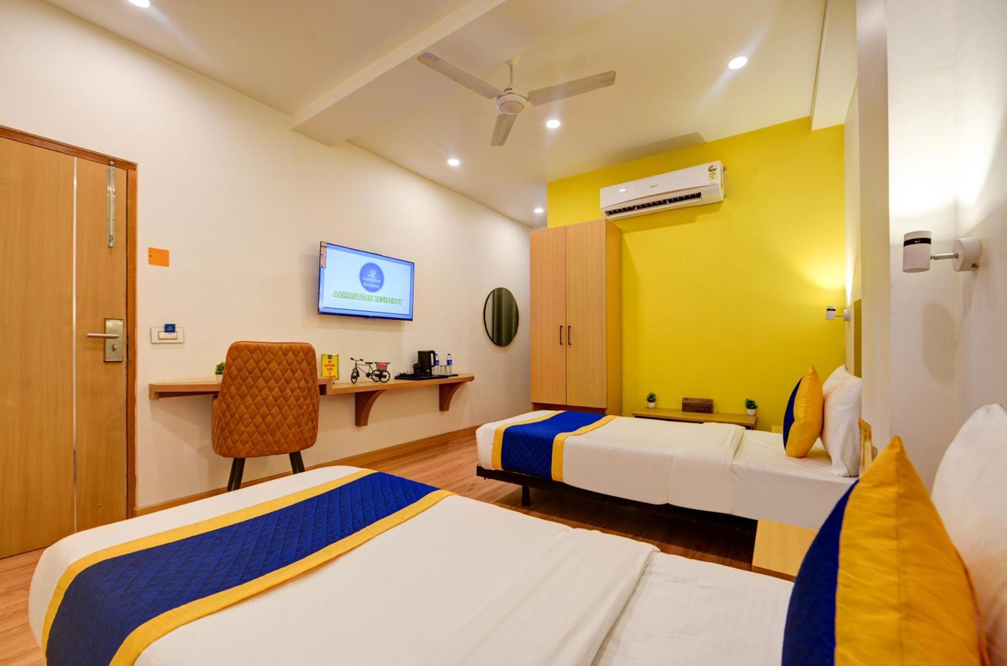 Aamantran Residency Hotel, Sohna Road, Sector 49, Gurugram Gurgaon Buitenkant foto
