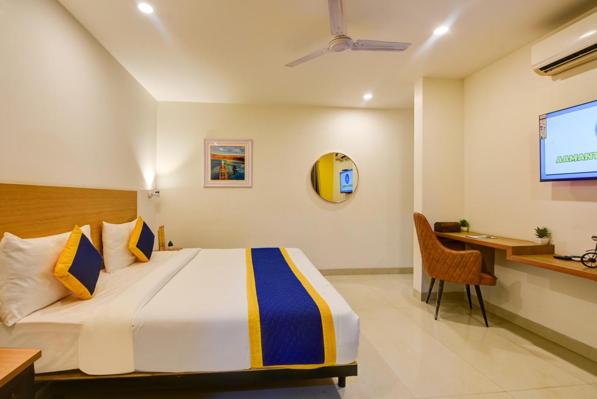 Aamantran Residency Hotel, Sohna Road, Sector 49, Gurugram Gurgaon Buitenkant foto