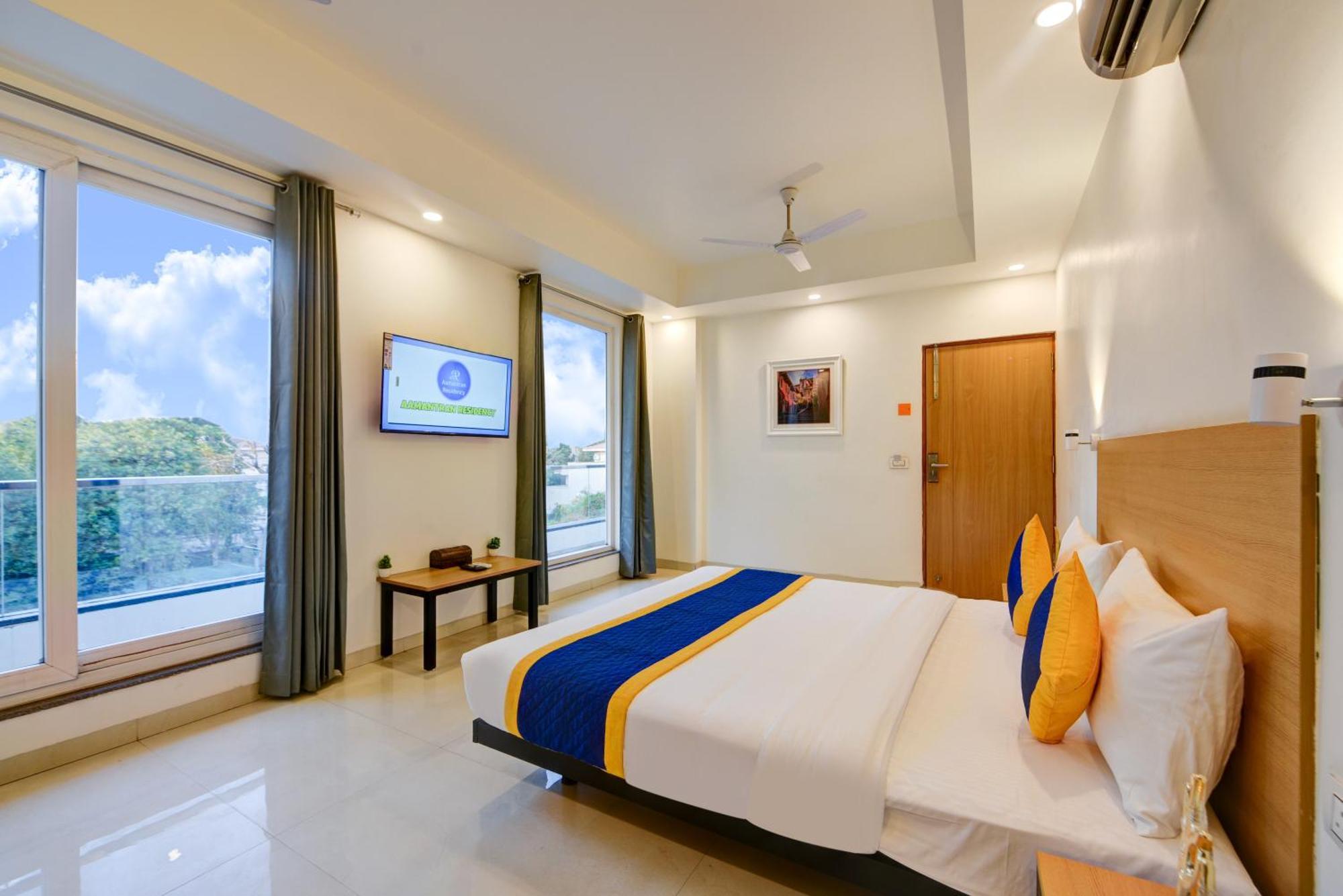 Aamantran Residency Hotel, Sohna Road, Sector 49, Gurugram Gurgaon Buitenkant foto