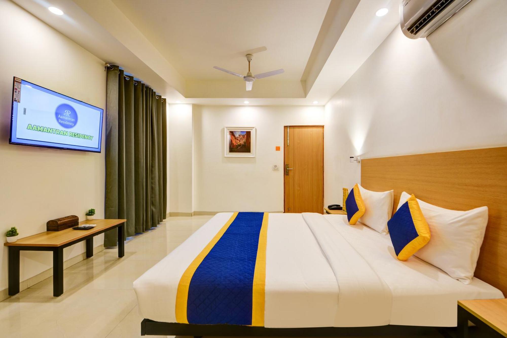 Aamantran Residency Hotel, Sohna Road, Sector 49, Gurugram Gurgaon Buitenkant foto
